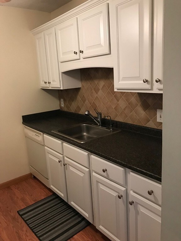 10 Foster St unit 406, Wakefield, MA 01880 - photo 2