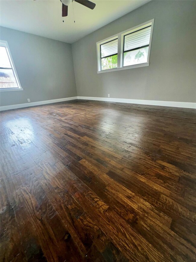 1326 Southern Blvd, Cleburne, TX 76033 - photo 6