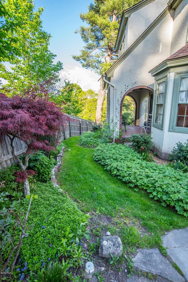 345 Broad St, Honesdale, PA 18431 - photo 5