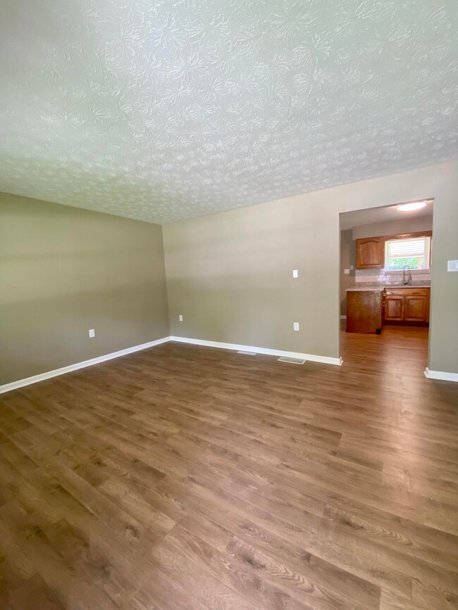 103 Elkin St, Berea, KY 40403 - photo 7