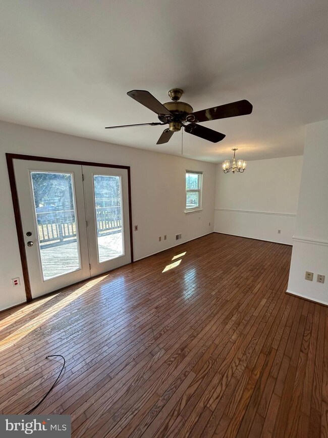 24101 Ridge Rd, Germantown, MD 20876 - photo 4