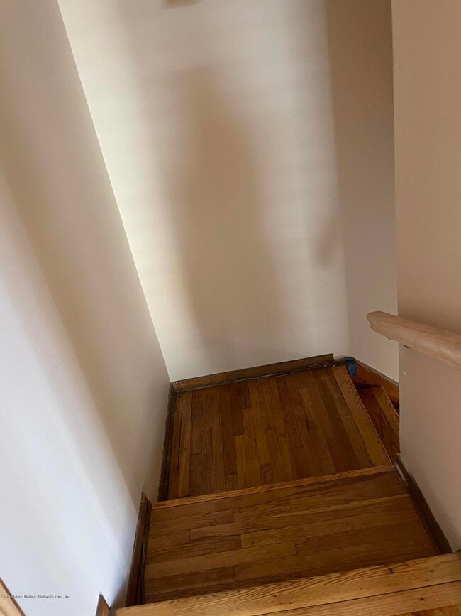 133 Mann Ave, Staten Island, NY 10314 - photo 4