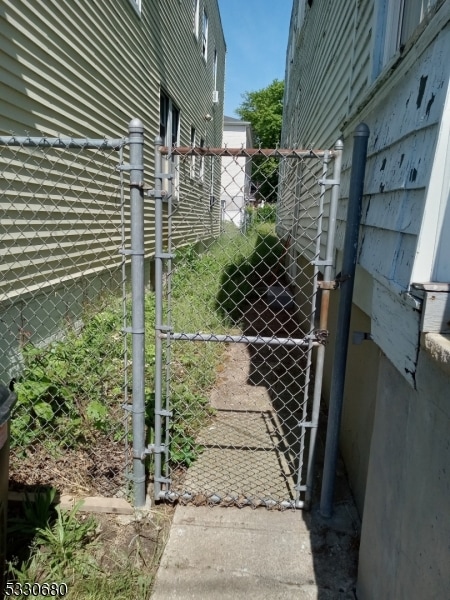 69 Hobson St, Newark, NJ 07112 - photo 7