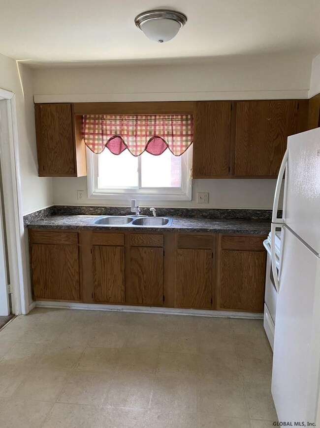 54 Hackett Blvd unit 1st Floor Front, Albany, NY 12209 - photo 3