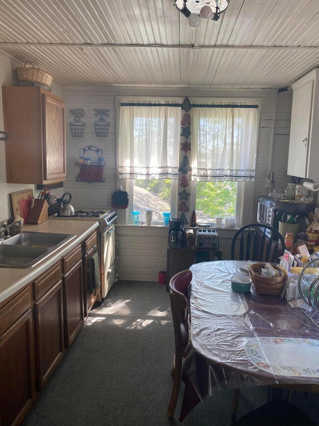 Kitchen Unit 2