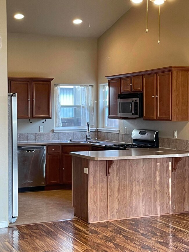 63740 Hunters Cir, Bend, OR 97701 - photo 5