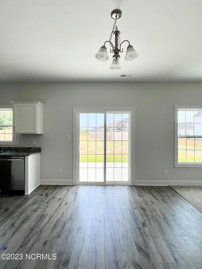 1004 Sailfish St, New Bern, NC 28562 - photo 4