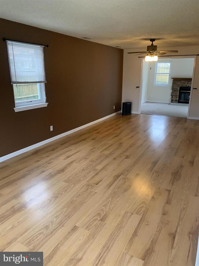 302 Hunters Rd, Swedesboro, NJ 08085 - photo 5