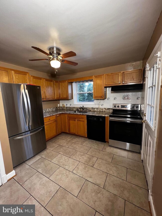 3518 26th Ave, Temple Hills, MD 20748 - photo 6