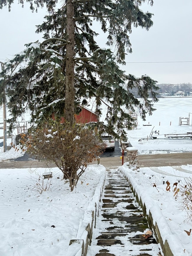 3321 N Bayview Ln, McHenry, IL 60051 - photo 2