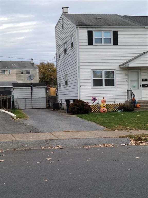 1348 Greenview Dr, Bethlehem, PA 18018 - photo 2