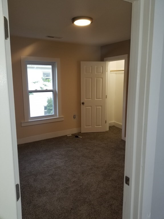 729 Main St unit 3rd floor, Warren, MA 01083 - photo 3