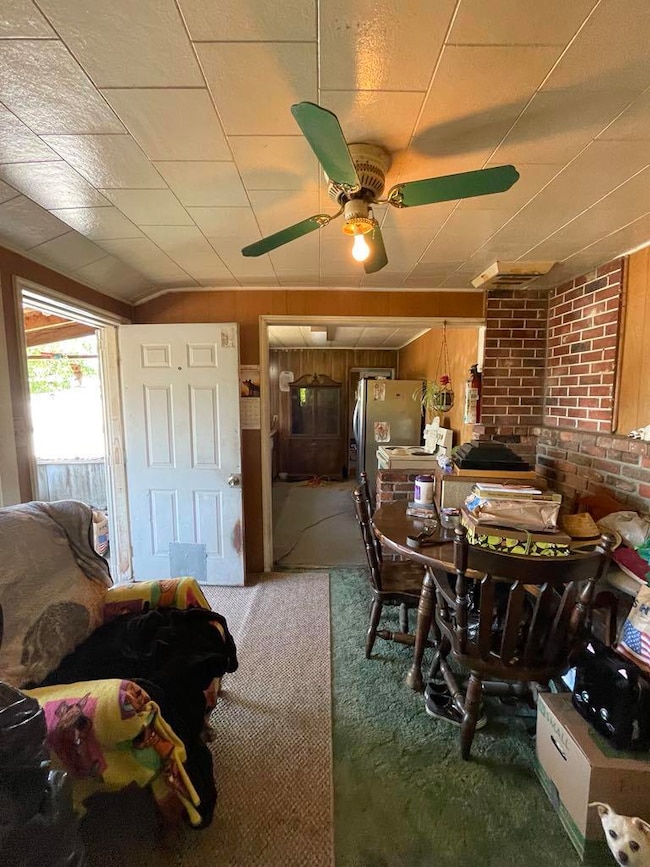 5 eating area