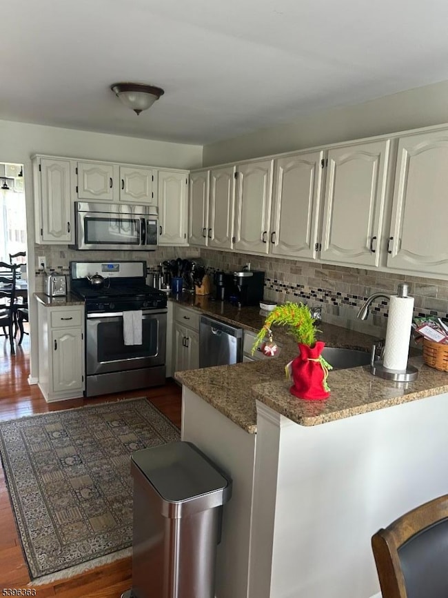 89 Violet Ct unit A89, Whitehouse Station, NJ 08889 - photo 4