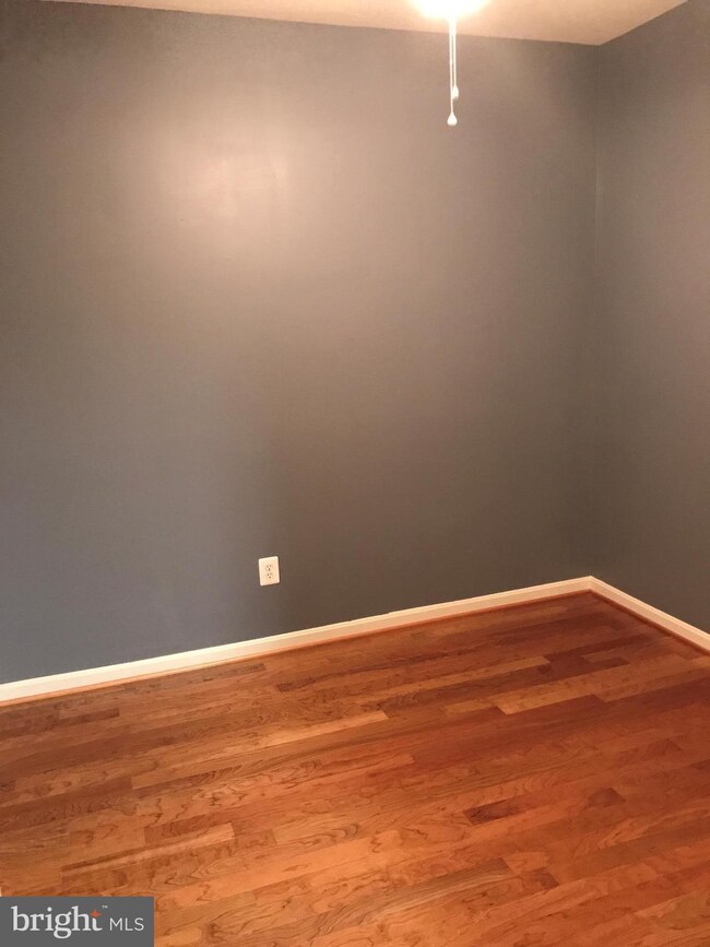 8609 Wintergreen Ct unit 401, Odenton, MD 21113 - photo 7