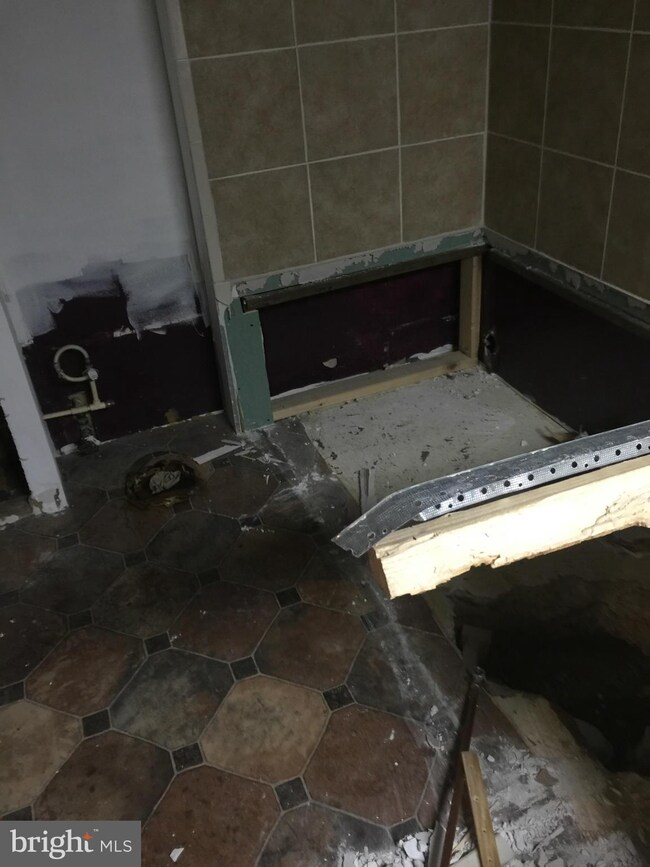 8645 Oak Rd, Parkville, MD 21234 - photo 7