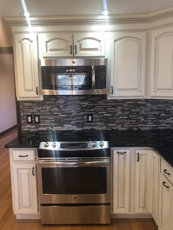 78 Woodburn Dr, Methuen, MA 01844 - photo 5