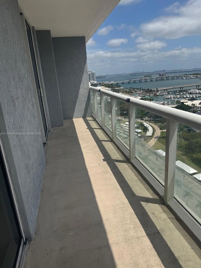50 Biscayne Blvd unit 2204, Miami, FL 33132 - photo 7