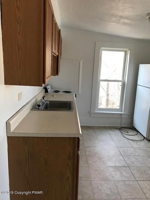 556 N 5th St unit 2, Stroudsburg, PA 18360 - photo 2