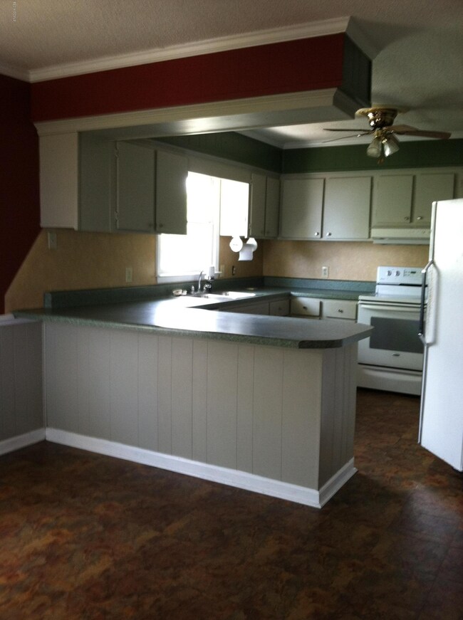 1096 Salter Path Rd, Atlantic Beach, NC 28512 - photo 4