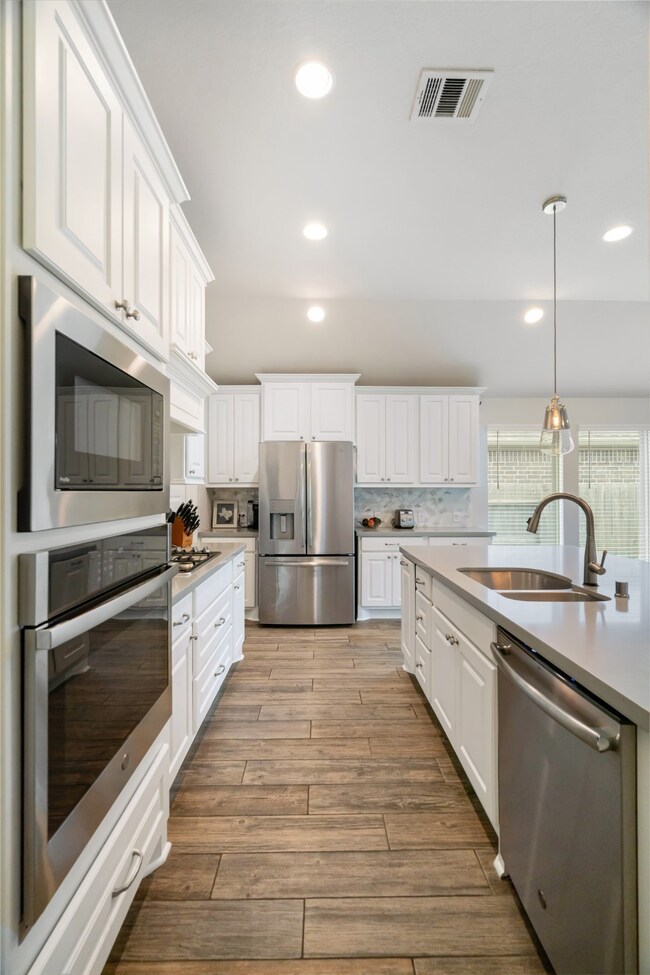 28104 Sunshine Hollow Dr, Spring, TX 77386 - photo 7