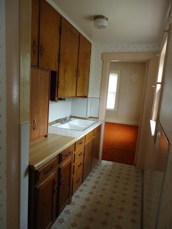 9 Franklin St, Hudson, MA 01749 - photo 6