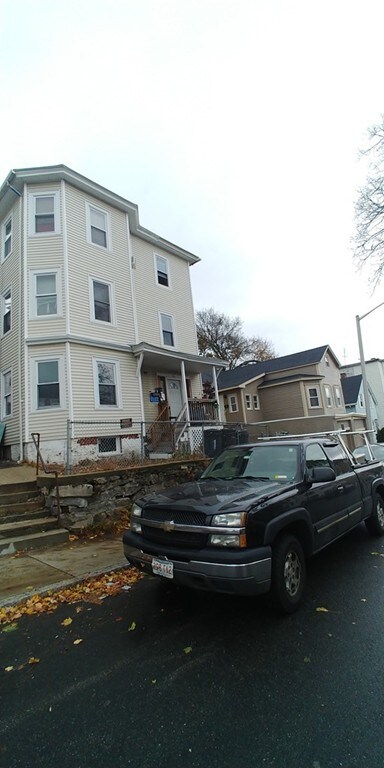 36 Barclay St, Worcester, MA 01604 - photo 2