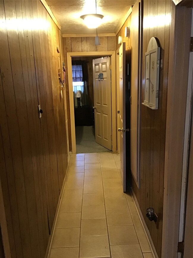 10418 Kelburn Dr, Houston, TX 77016 - photo 4