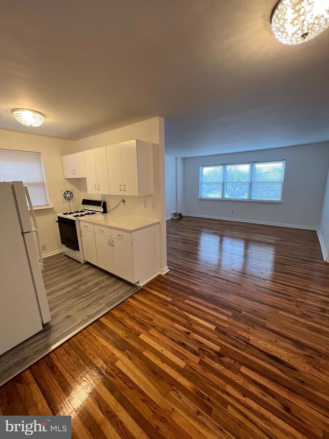 112 Clement Rd unit B, Oreland, PA 19075 - photo 7