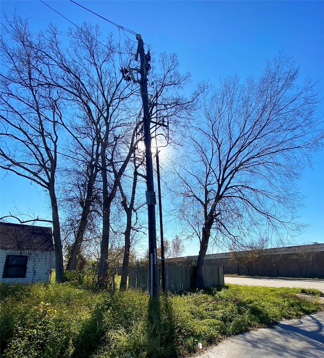 2940 Bay St, Houston, TX 77026 - photo 2