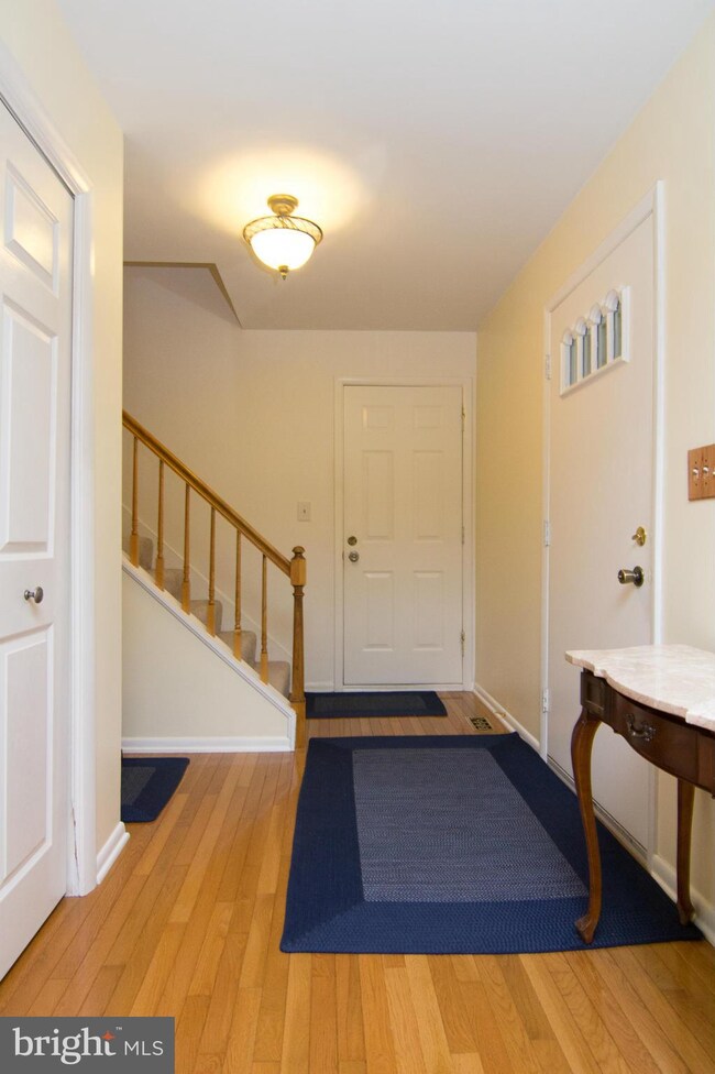 6203 Guthrie Ct, Sykesville, MD 21784 - photo 2