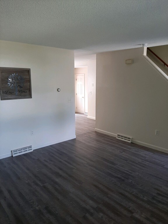 3003 Prospect St unit a, Palmer, MA 01069 - photo 3