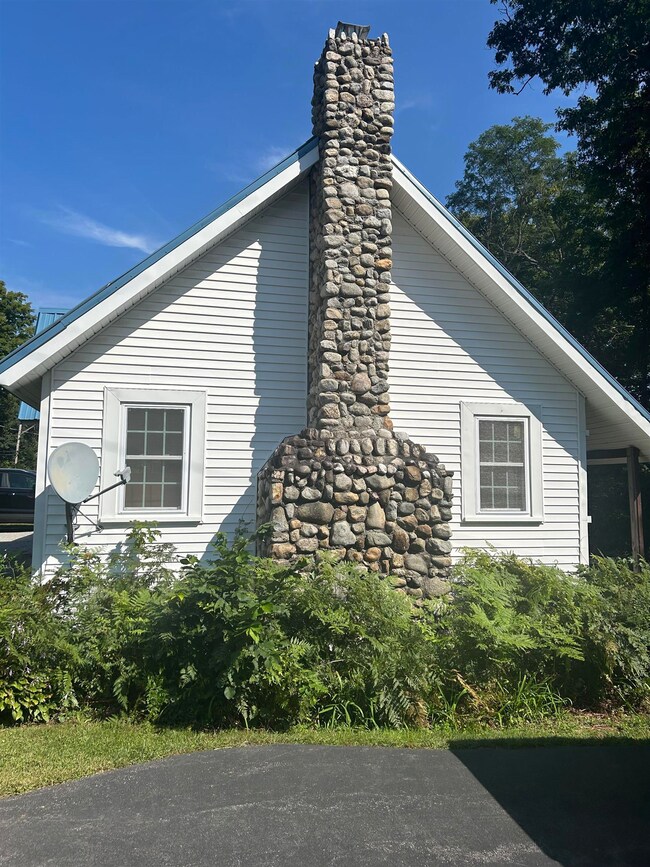 39 W Main St, Bradford, NH 03221 - photo 3