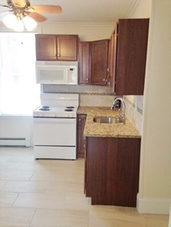 914 Circuit St unit 1, Hanover, MA 02339 - photo 2