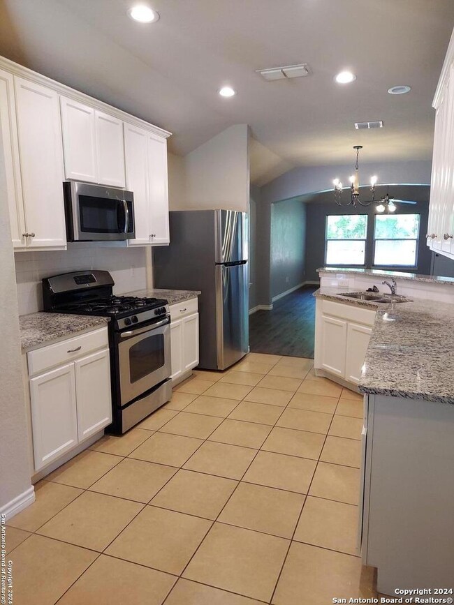 10111 Mill Path, San Antonio, TX 78254 - photo 7