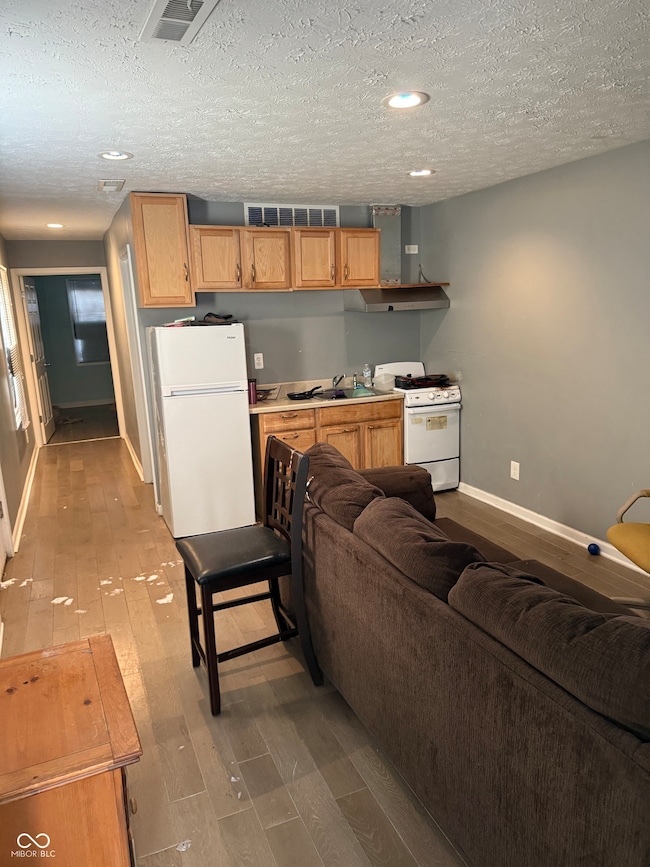 2322 Paris Ave, Indianapolis, IN 46208 - photo 4