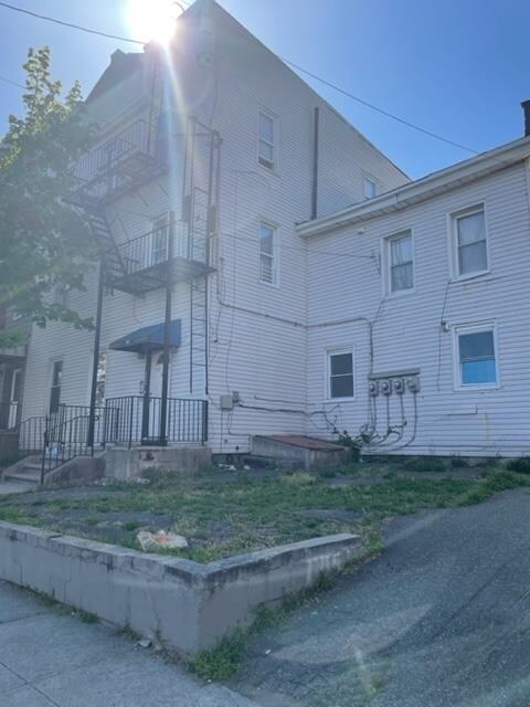 395 Bergen Ave unit 2, Jersey City, NJ 07304 - photo 6