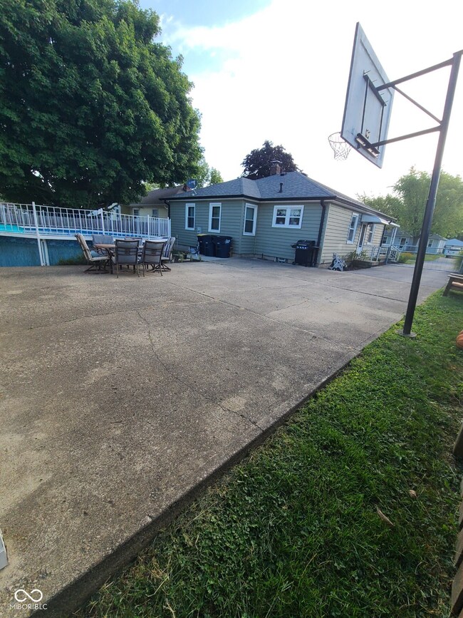 356 N 14th Ave, Beech Grove, IN 46107 - photo 4