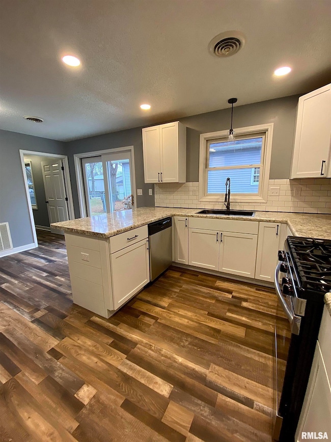 210 N State St, Christopher, IL 62822 - photo 7