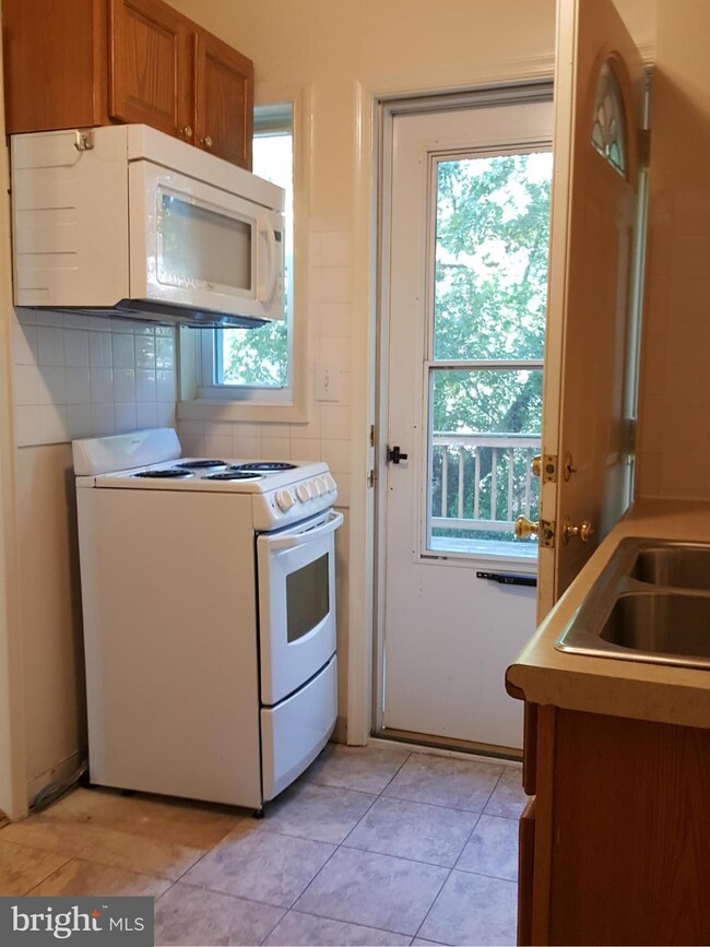 2404 Huntington Ave, Alexandria, VA 22303 - photo 6