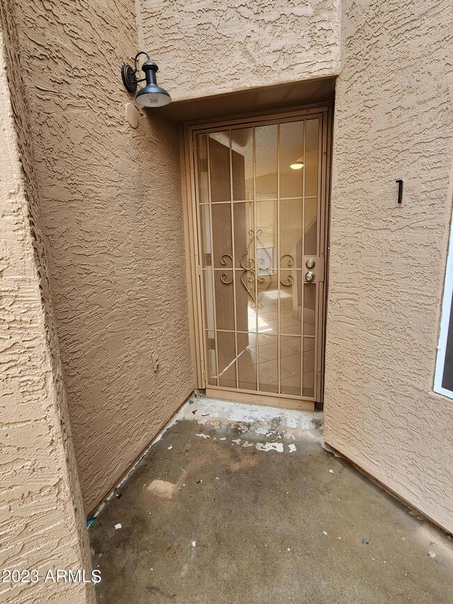1712 E Pepper Cir unit 1, Mesa, AZ 85203 - photo 2