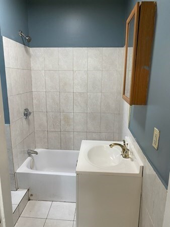 143 Charles St unit 2, Waltham, MA 02453 - photo 3