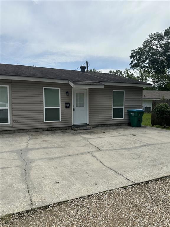 704 S Cypress St unit B, Hammond, LA 70403 - photo 2