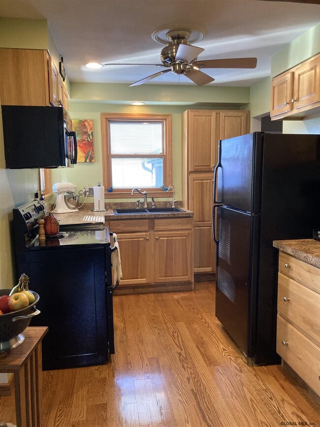 16 Horstman Dr, Schenectady, NY 12302 - photo 4