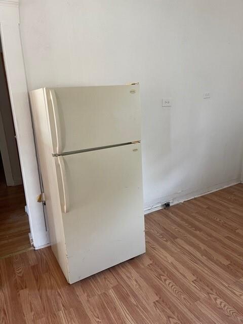 Refridgerator