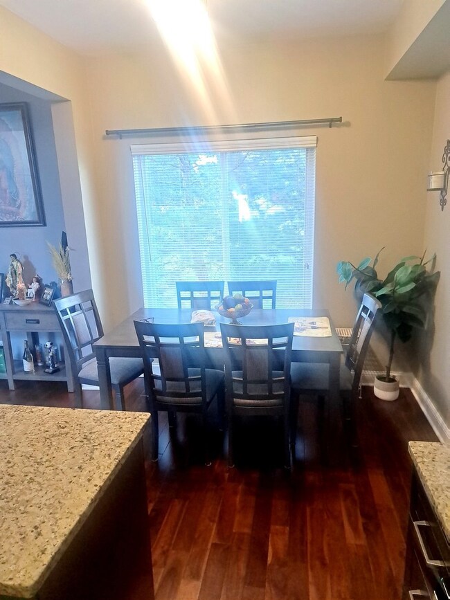 761 Verde Vista Ct unit 611F, Elgin, IL 60123 - photo 6