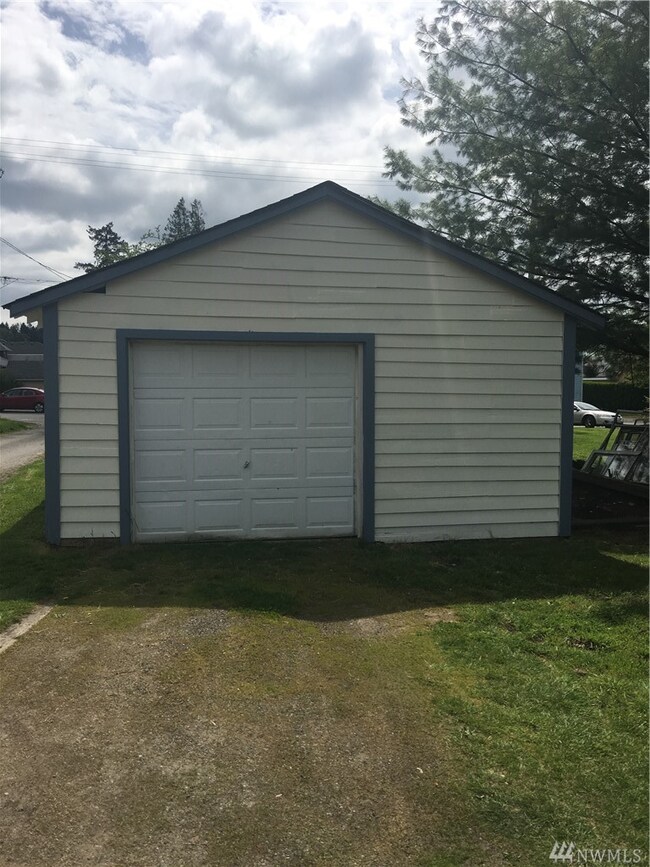 32 SW 4th St, Chehalis, WA 98532 - photo 4