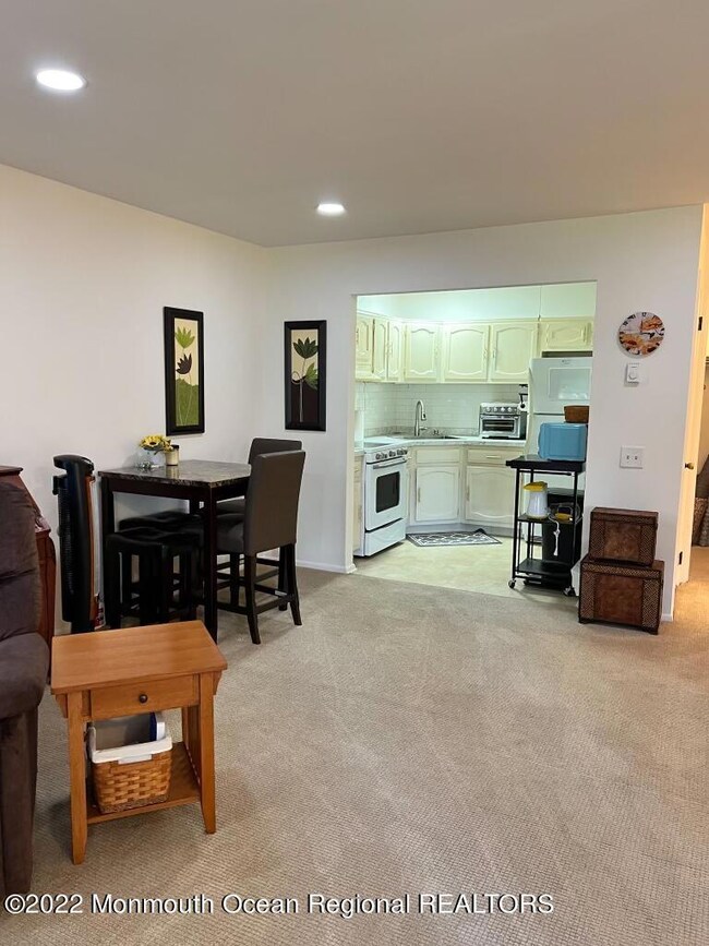 9H Hamilton Ln, Whiting, NJ 08759 - photo 5