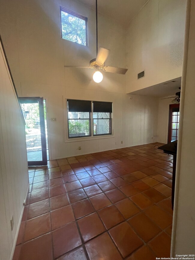 206 Madison unit B, San Antonio, TX 78204 - photo 6