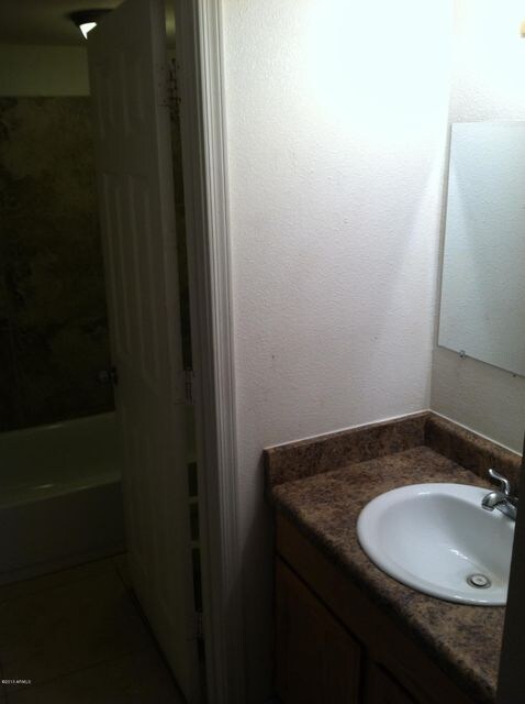 329 S Pioneer unit Upper, Mesa, AZ 85204 - photo 6